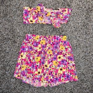 Cute Floral Shorts and Top Set!! Pair it with a blazer for a formal chic look!
